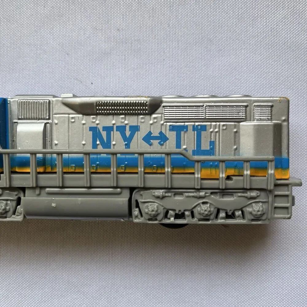 Freight Locomotive Pull Back Power Blue,Yellow & Silver #1872 NY &IL  Die Cast